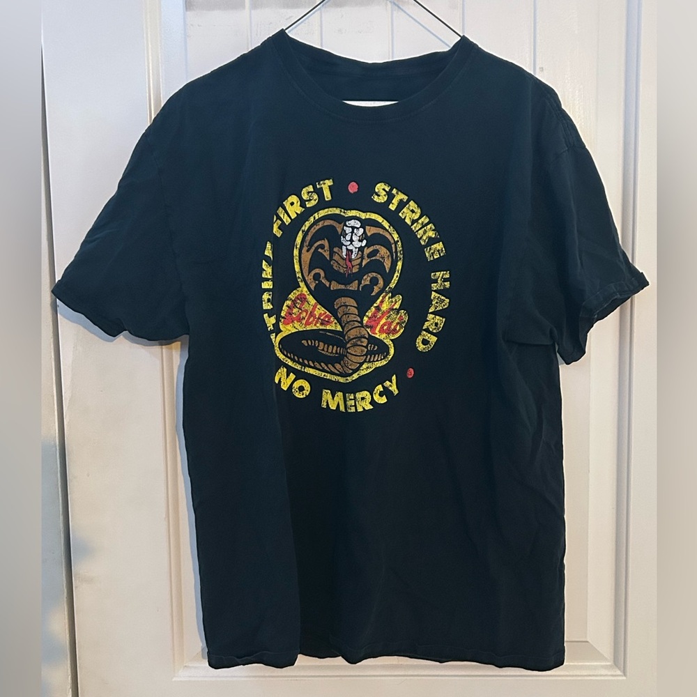 Strike First Strike Hard No Mercy Cobra Kai T-shirt Large Black Graphic
